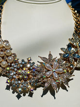 Load image into Gallery viewer, SURRAYAH - Pearl and Crystal Gold Statement Necklace
