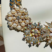 Load image into Gallery viewer, SURRAYAH - Pearl and Crystal Gold Statement Necklace
